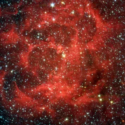 Comparación de vistas en luz visible e infrarroja del telescopio espacial Spitzer de la nebulosa Trífida brillante, una nube gigante de gas y polvo formadora de estrellas ubicada a 5,400 años luz de distancia en Sagitario. Crédito NASA